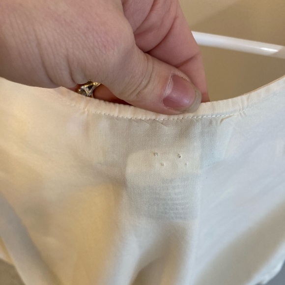 Silk Exchange cream sleeveless top size small - Picture 5 of 6